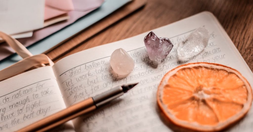 entdecken sie die kunst des journalings und erfahren sie, wie sie ihre gedanken und gefühle schriftlich festhalten können. lassen sie ihrer kreativität freien lauf und fördern sie ihr persönliches wachstum durch regelmäßiges schreiben.
