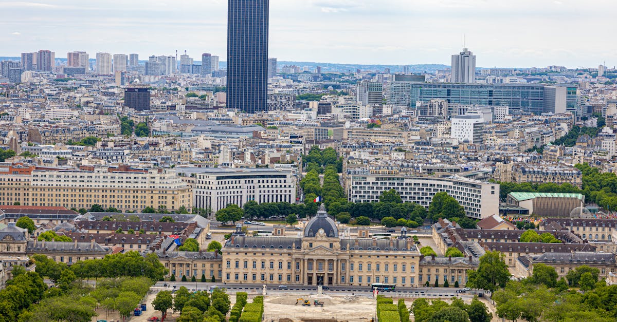 entdecken sie die faszinierende welt der urbanen architektur, wo moderne designkonzepte auf historische einflüsse treffen und städtische räume neu definiert werden. erleben sie innovative bauwerke und inspirierende stadtlandschaften.