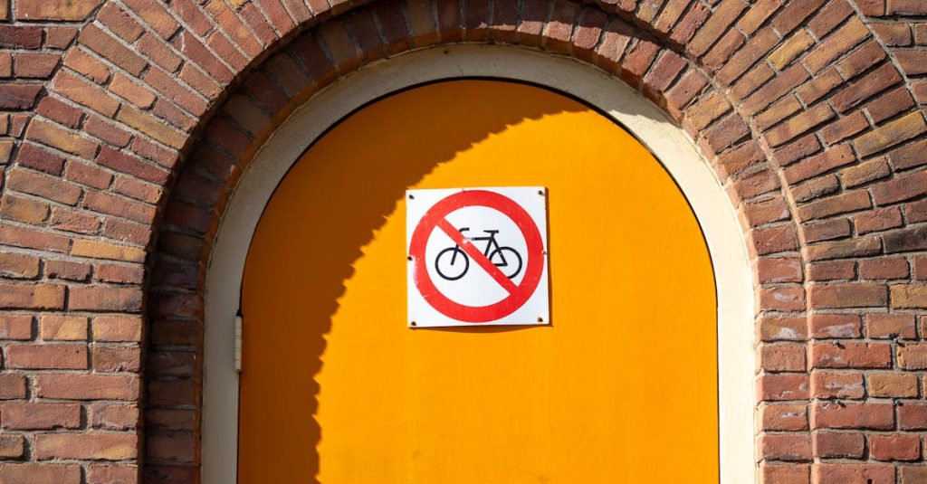 entdecken sie den urbanen stil: eine verbindung von modernem design, urbaner kultur und trendigen mode-statements für ein lebendiges und individuelles lifestyle-erlebnis.