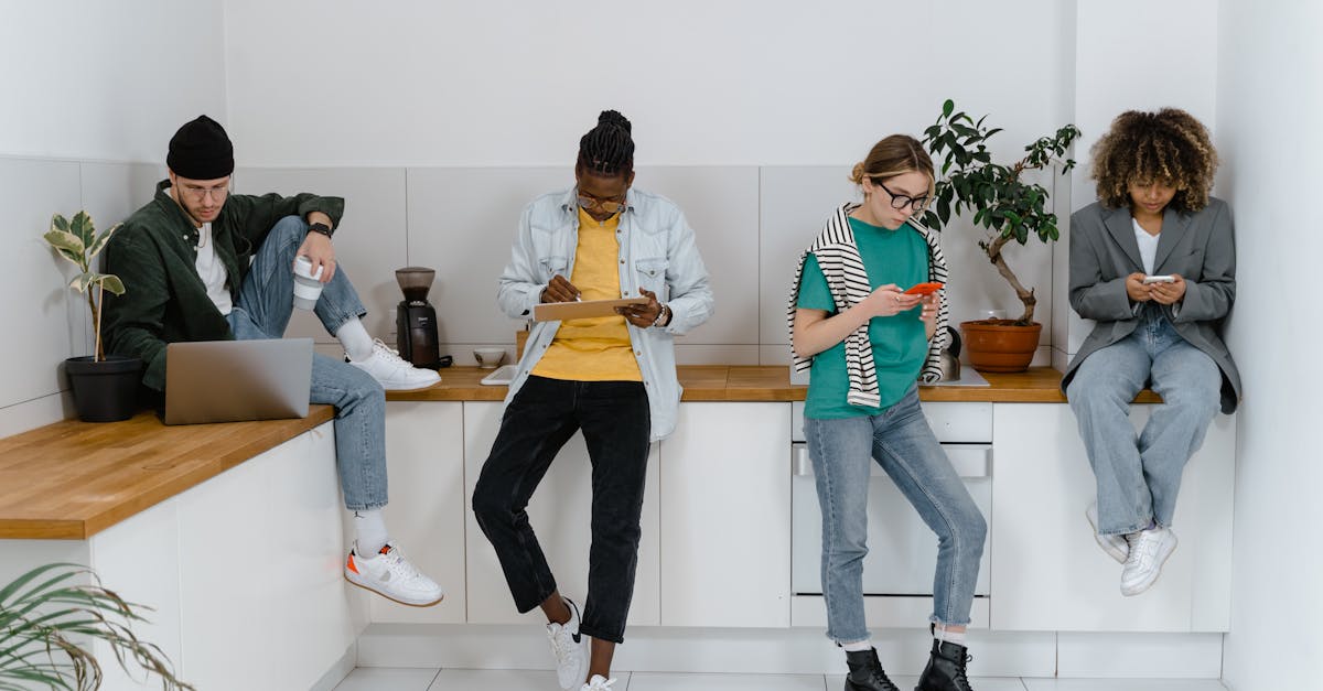 entdecken sie die welt der digitalen gemeinschaften: wie sie sich bilden, wachsen und miteinander interagieren. erfahren sie, wie digitale räume den austausch und die zusammenarbeit fördern.
